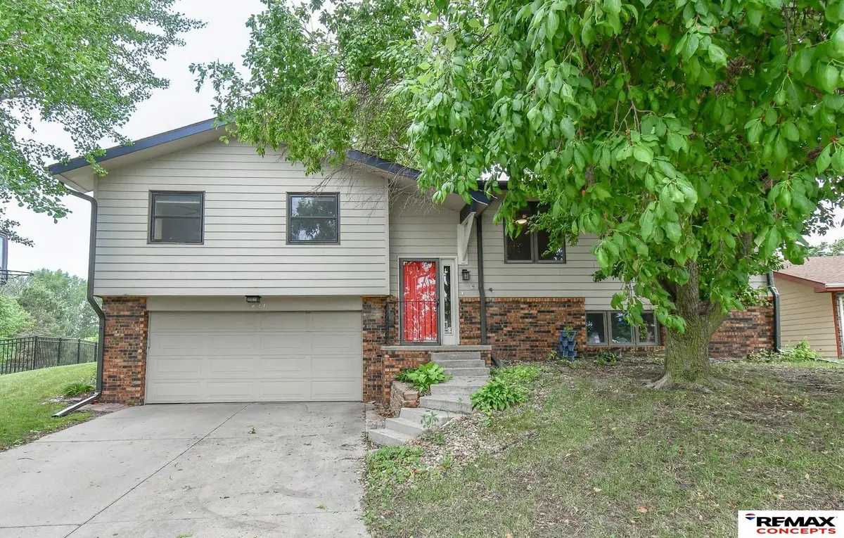 821 W Harvest Drive, Lincoln, NE 68521 - #1