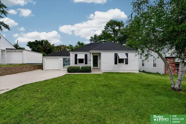2725 S 42 Street, Omaha, NE 68105