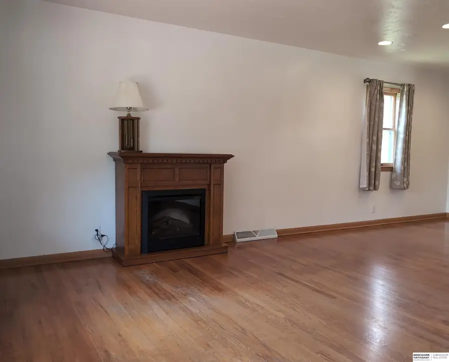 127 Kirby Avenue, Bellevue, NE 68005 - #3