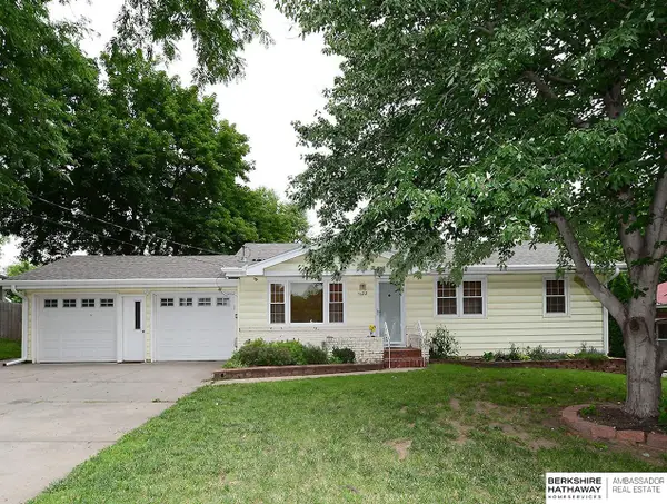 5622 Whitmore Street, Omaha, NE 68152