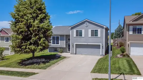 16910 Camden Avenue, Omaha, NE 68116