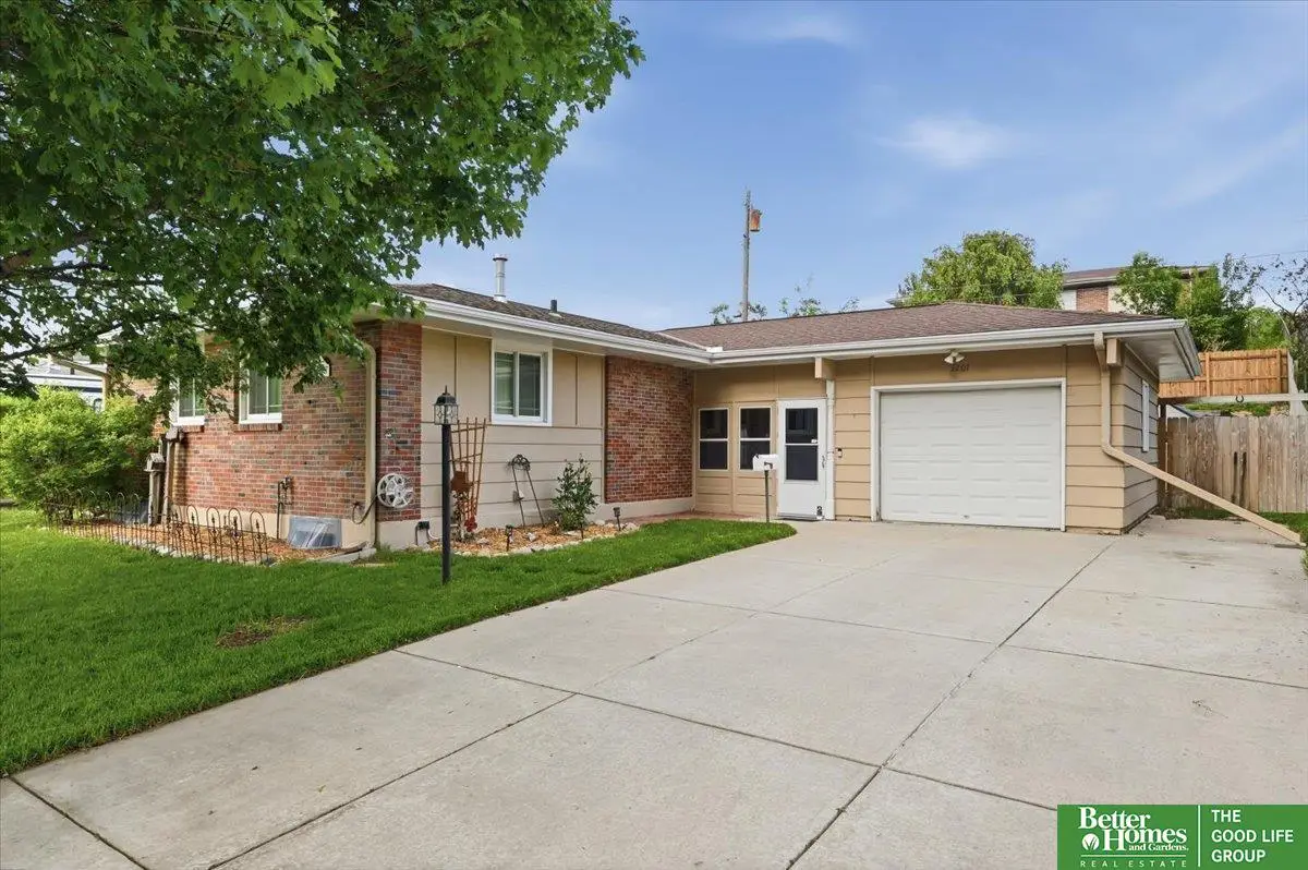 5207 N 85 Street, Omaha, NE 68134 - #1