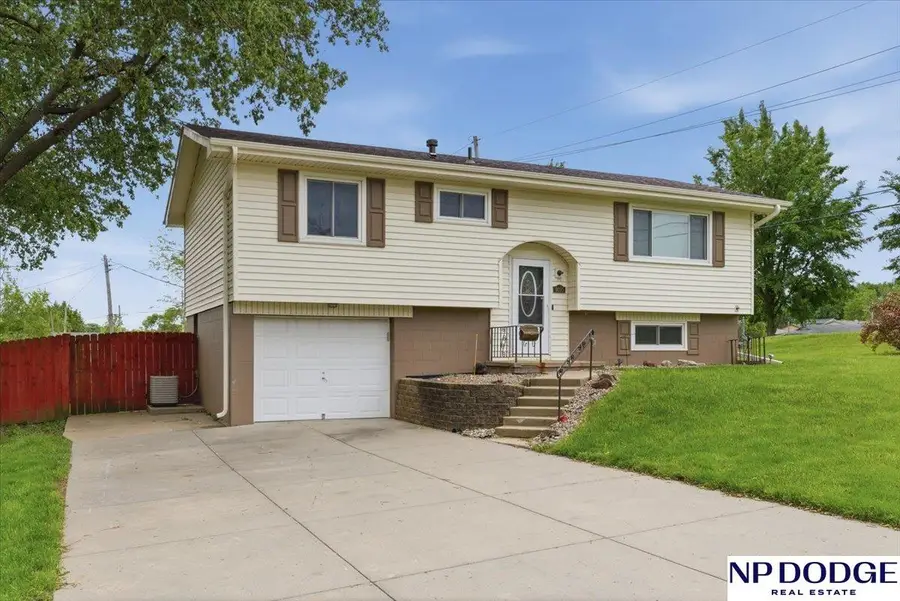 9025 Valley View Drive, La Vista, NE 68128 - #2