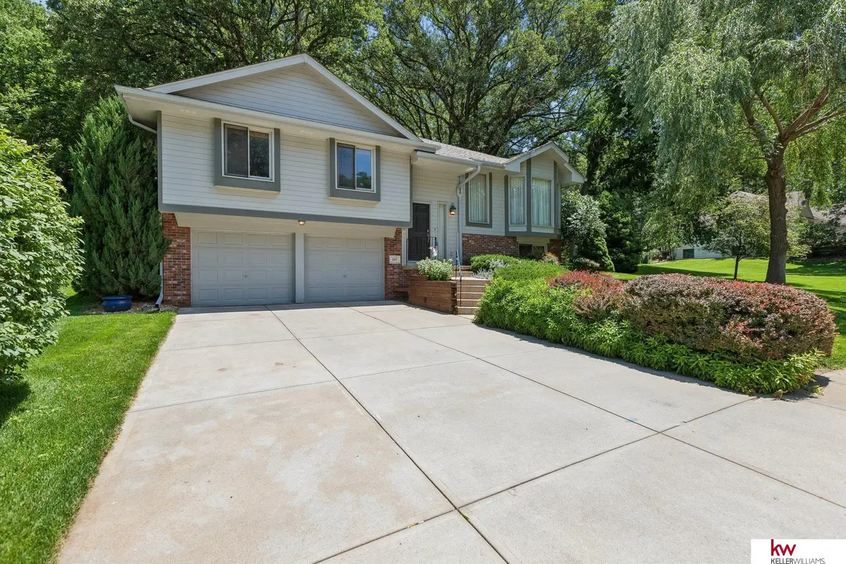 105 W Martin Drive, Bellevue, NE 68006 - #1