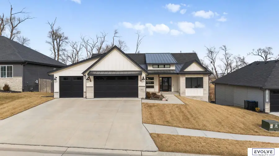18128 Gretchen Avenue, Elkhorn, NE 68022 - #3