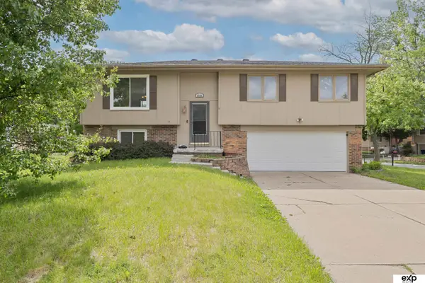 8304 S 49th Avenue, Omaha, NE 68147
