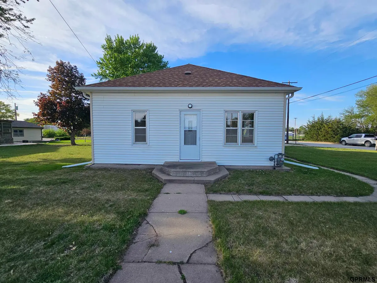 321 E Johnson Street, Clay Center, NE 68933 - #1