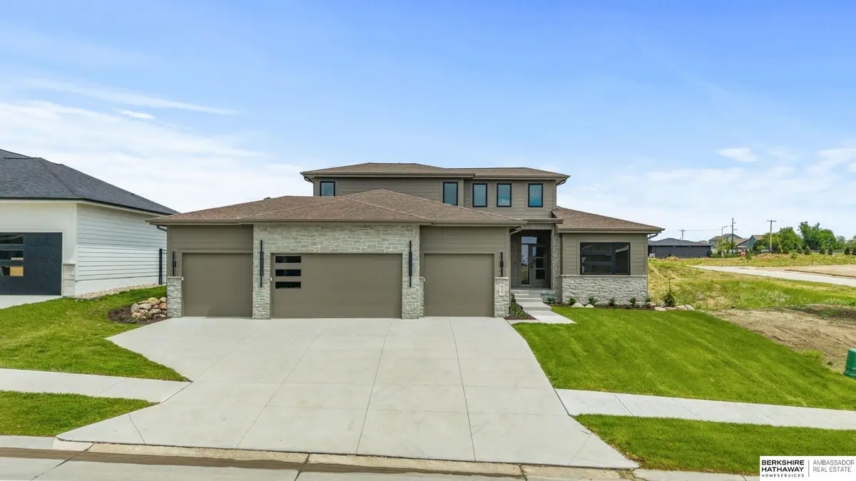 5407 N 212th Street, Elkhorn, NE 68022 - #1
