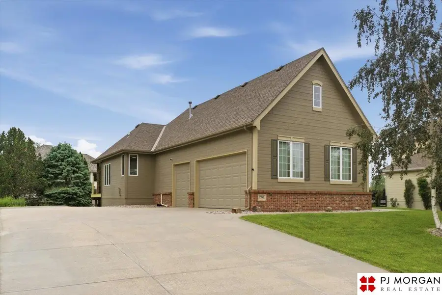 17621 Prestwick Avenue, Omaha, NE 68136 - #2