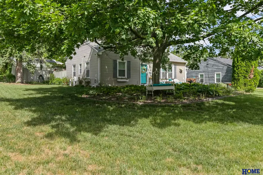 2945 S 42nd Street, Lincoln, NE 68506 - #3
