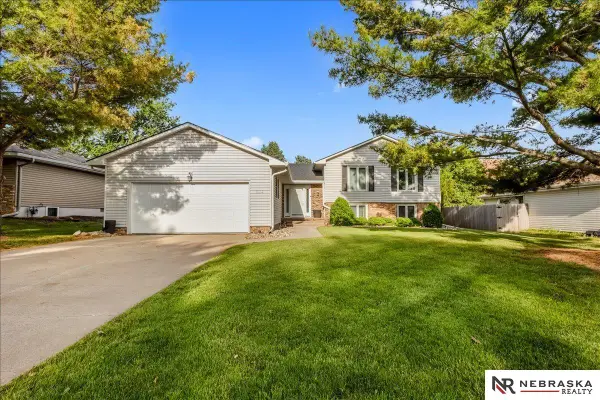 3809 N 206th Street, Omaha, NE 68022
