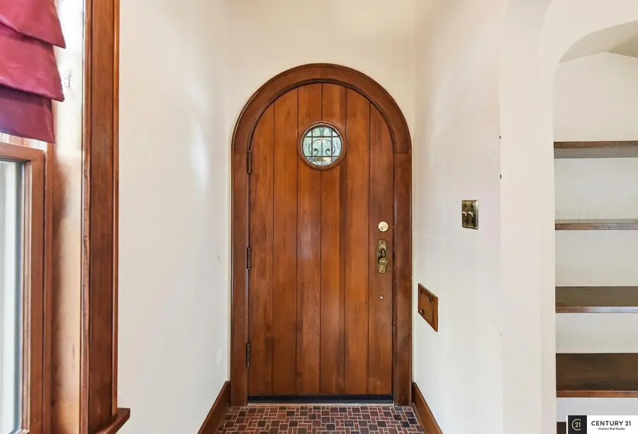 6028 Poppleton Avenue, Omaha, NE 68106 - #2