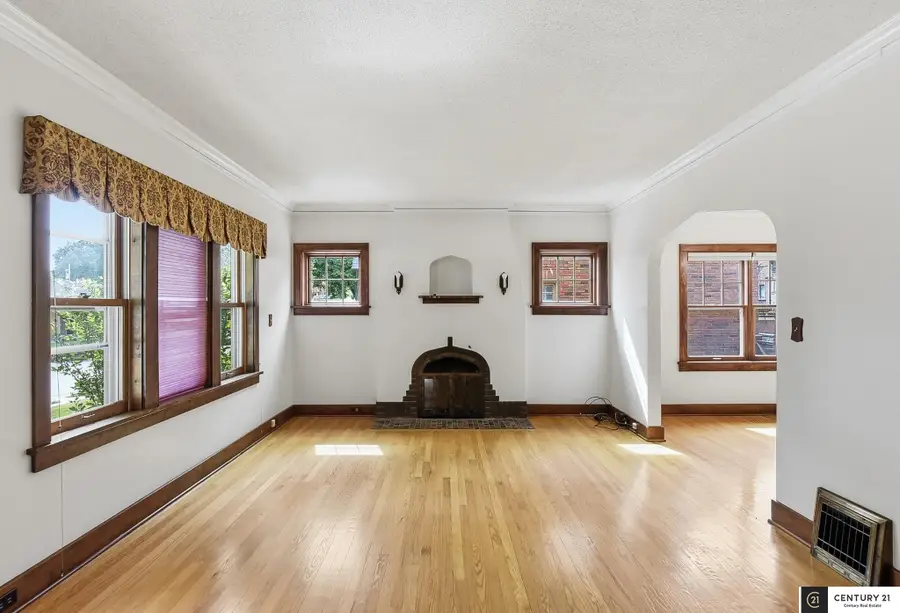 6028 Poppleton Avenue, Omaha, NE 68106 - #3