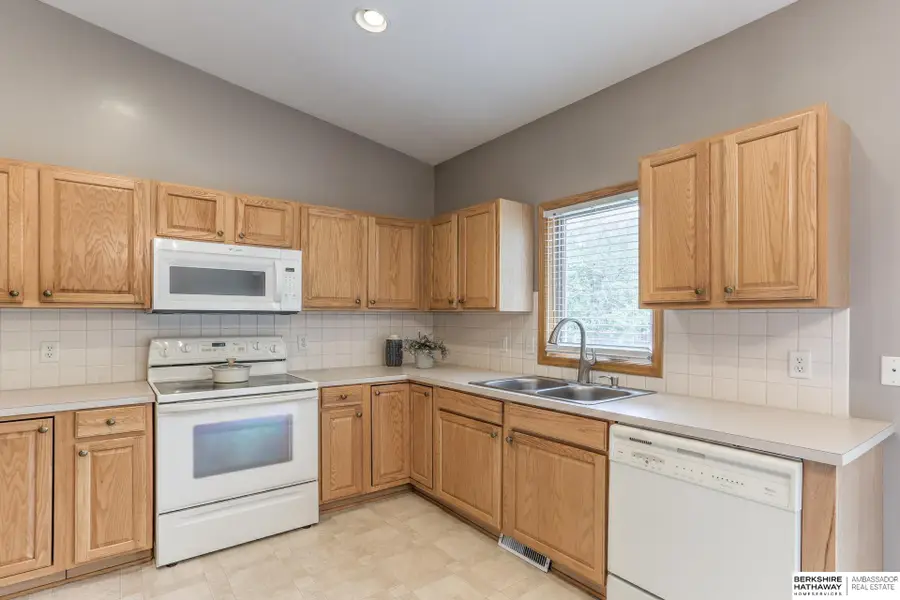 16556 Monroe Street, Omaha, NE 68135 - #3