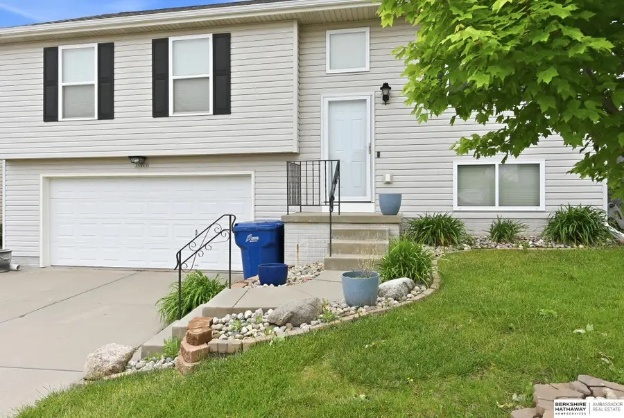 15406 Clay Street, Bennington, NE 68007 - #3