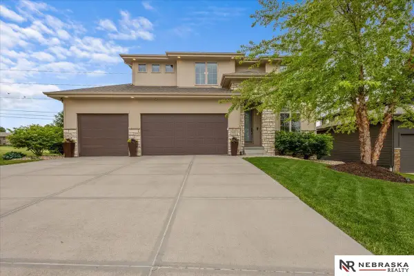 19655 Farnam Street, Omaha, NE 68022