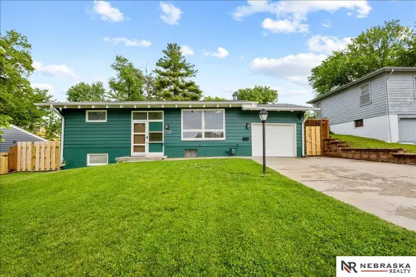 7718 Seward Street, Omaha, NE 68114