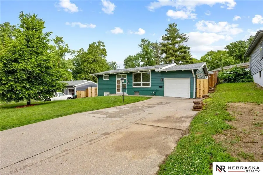7718 Seward Street, Omaha, NE 68114 - #2