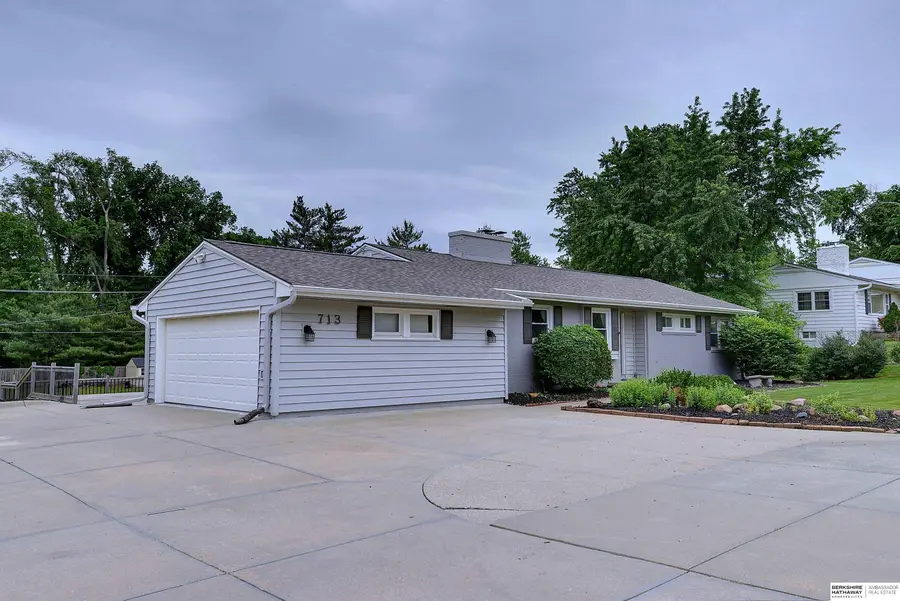 713 S 84th Street, Omaha, NE 68114 - #2
