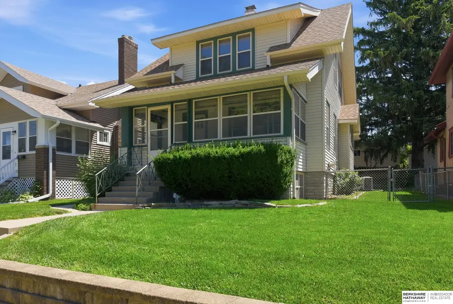3017 S 32nd Street, Omaha, NE 68105 - #2