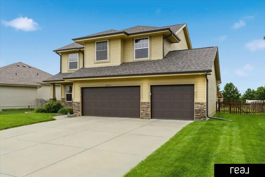 15676 King Street, Bennington, NE 68007 - #2