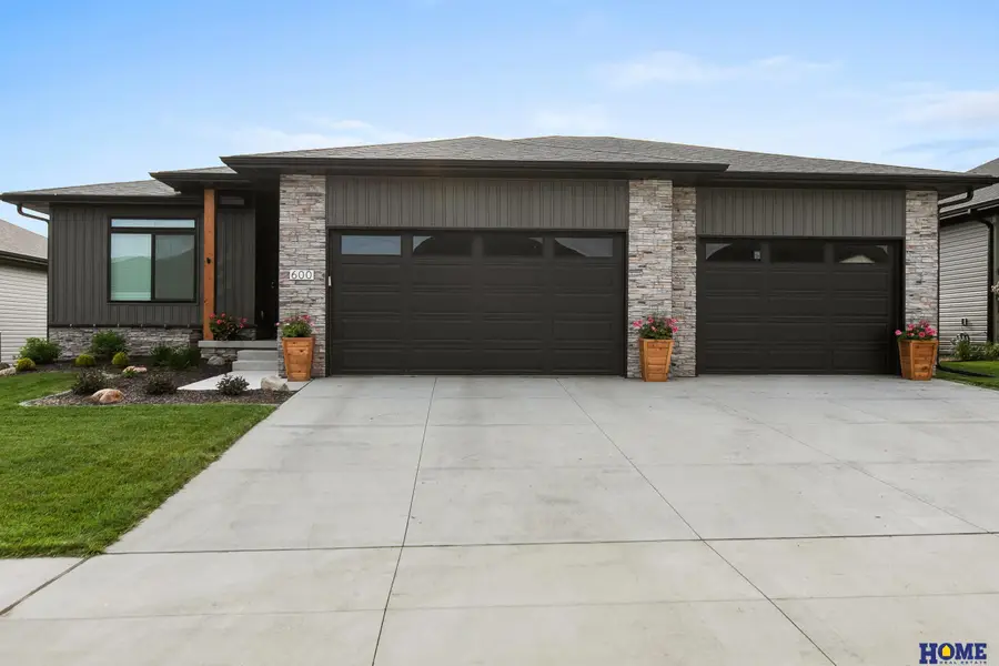 600 Eloise Avenue, Lincoln, NE 68520 - #2