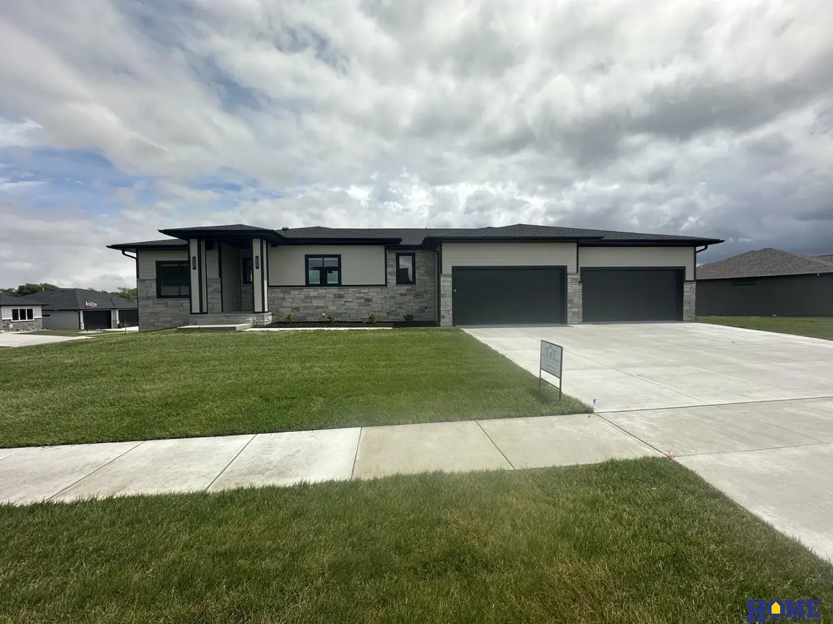 1040 N 109th Street, Lincoln, NE 68527 - #1