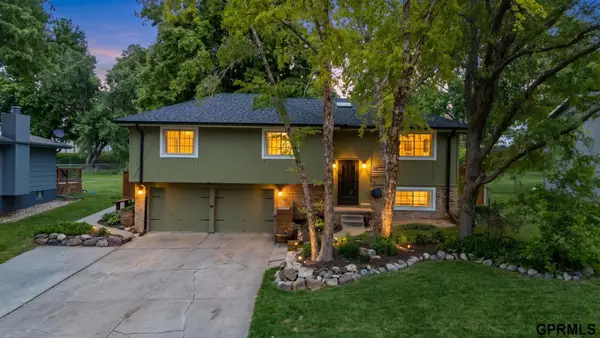 411 Laredo Road, Papillion, NE 68046