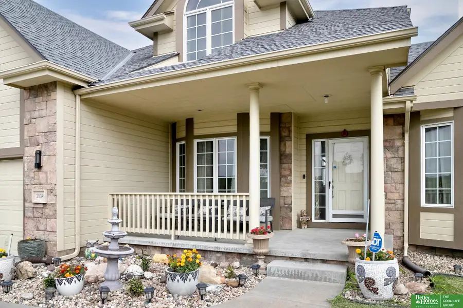2004 Longview Street, Papillion, NE 68133 - #2