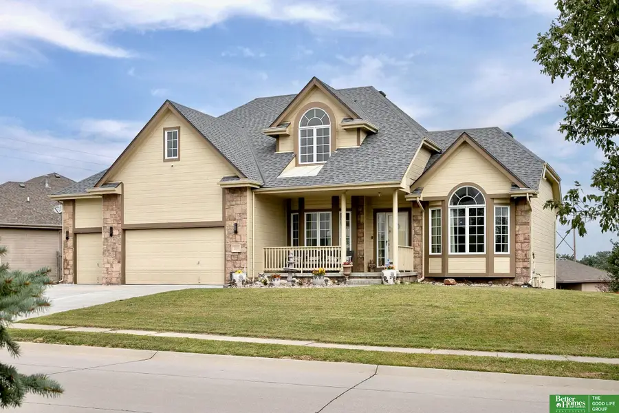 2004 Longview Street, Papillion, NE 68133 - #3