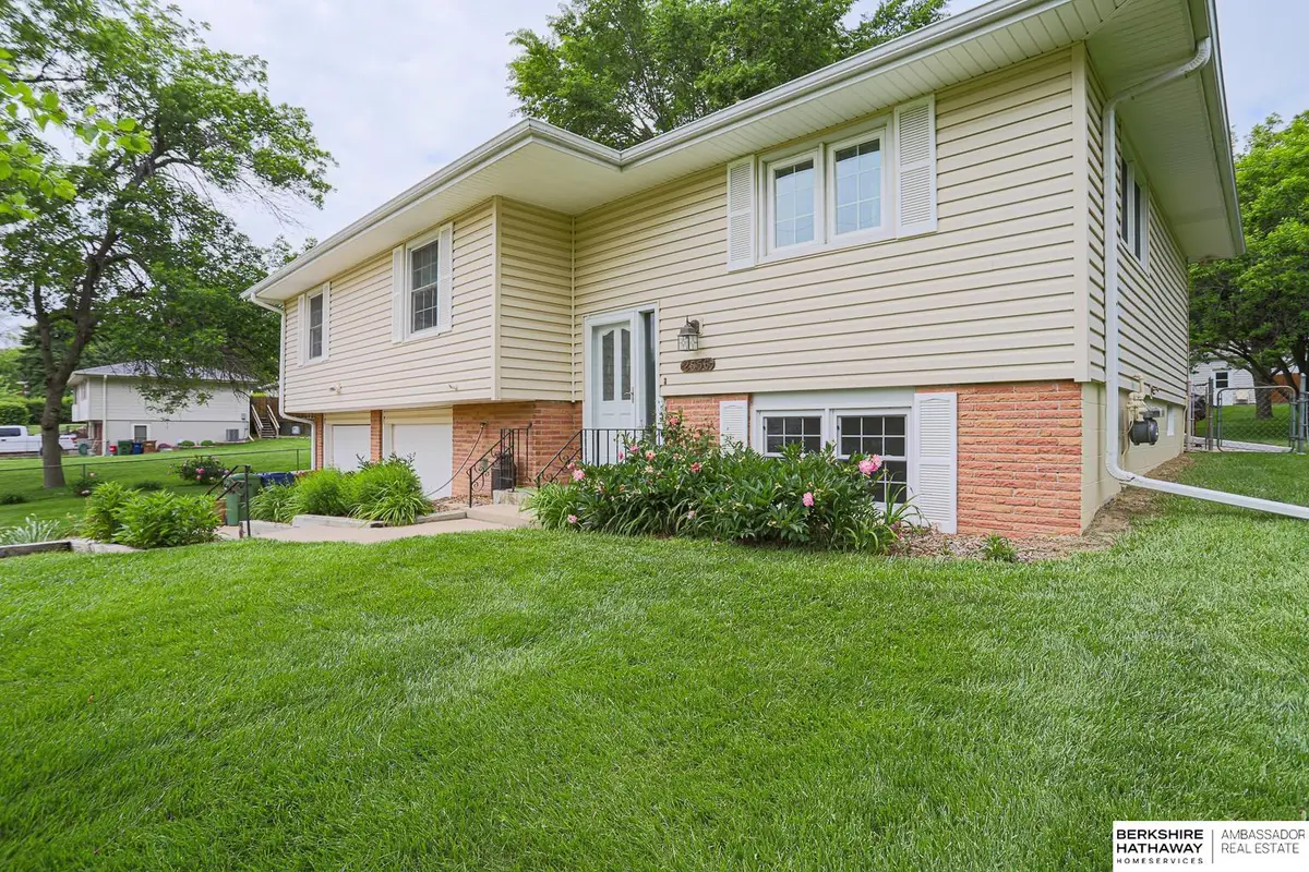 2556 Virginia Street, Bellevue, NE 68147 - #1