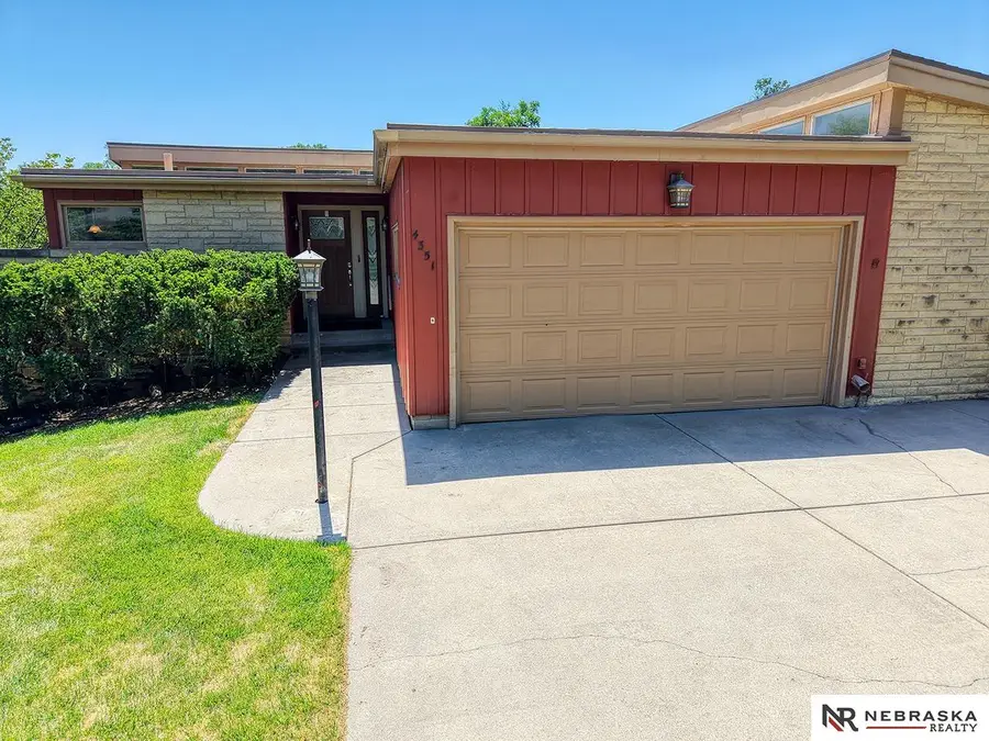 4351 Washington Street, Lincoln, NE 68506 - #2