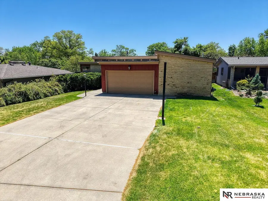 4351 Washington Street, Lincoln, NE 68506 - #3