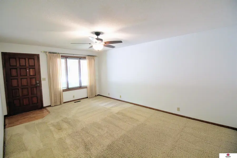 6743 Teton Drive, Lincoln, NE 68510 - #3