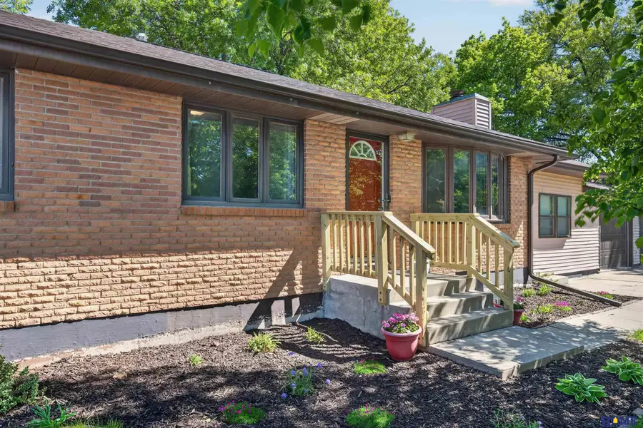 1300 Manatt Street, Lincoln, NE 68521 - #3