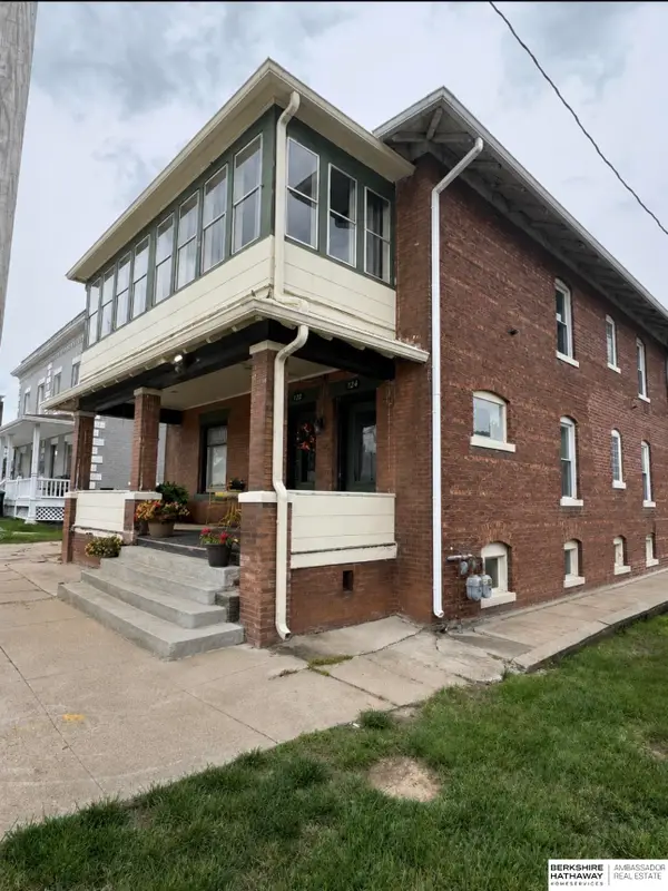 122-124 N 30th Street, Omaha, NE 68131