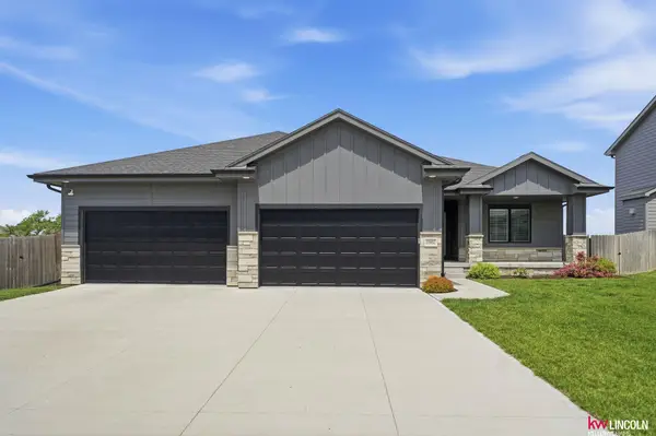 10902 Portage Drive, Papillion, NE 68046