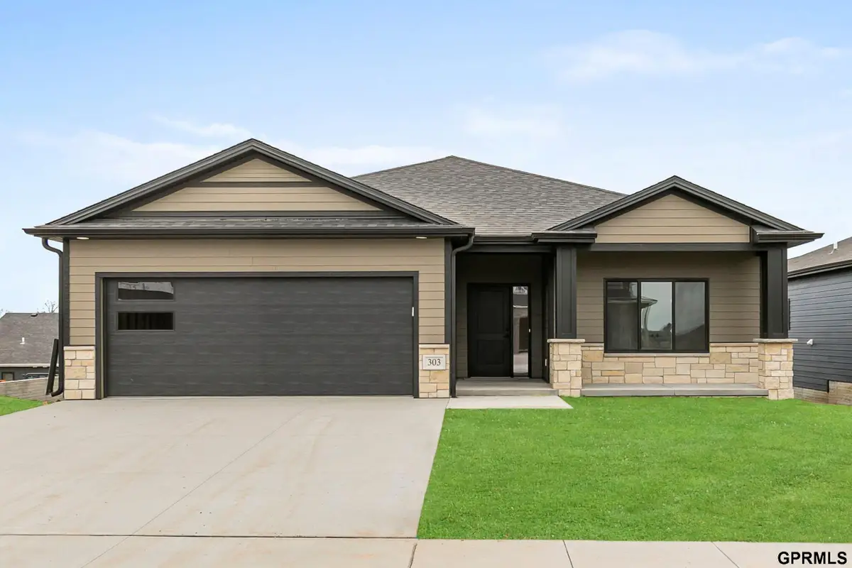 441 N 105th Street, Lincoln, NE 68527 - #1