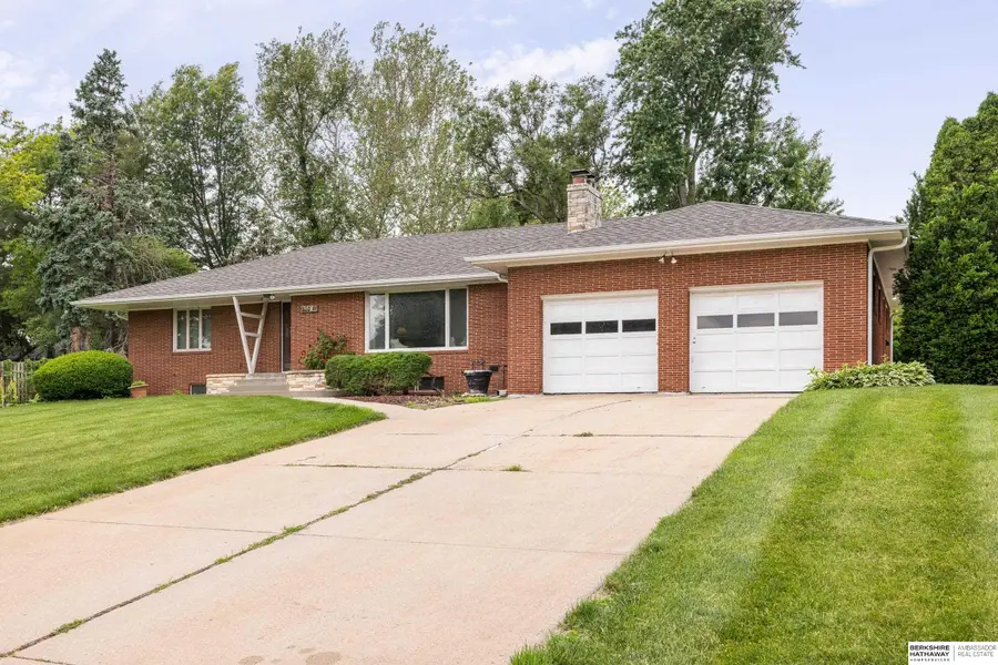 320 N 93rd Street, Omaha, NE 68114 - #2