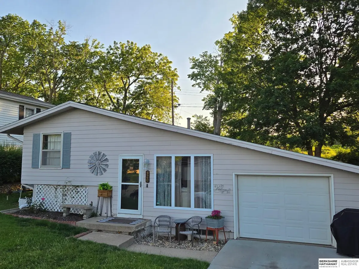 920 Pleasant Drive, Plattsmouth, NE 68048-4718 - #1