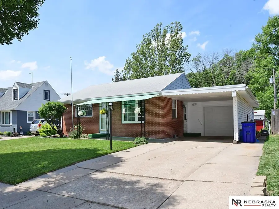 4201 Dunn Avenue, Lincoln, NE 68502 - #3