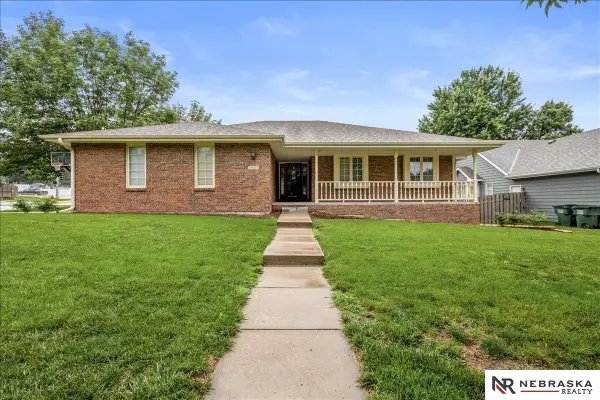 7635 Red Oak Road, Lincoln, NE 68516-4392