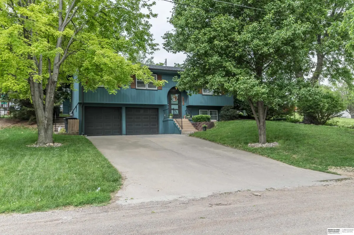 5824 S 52 Street, Omaha, NE 68117 - #1