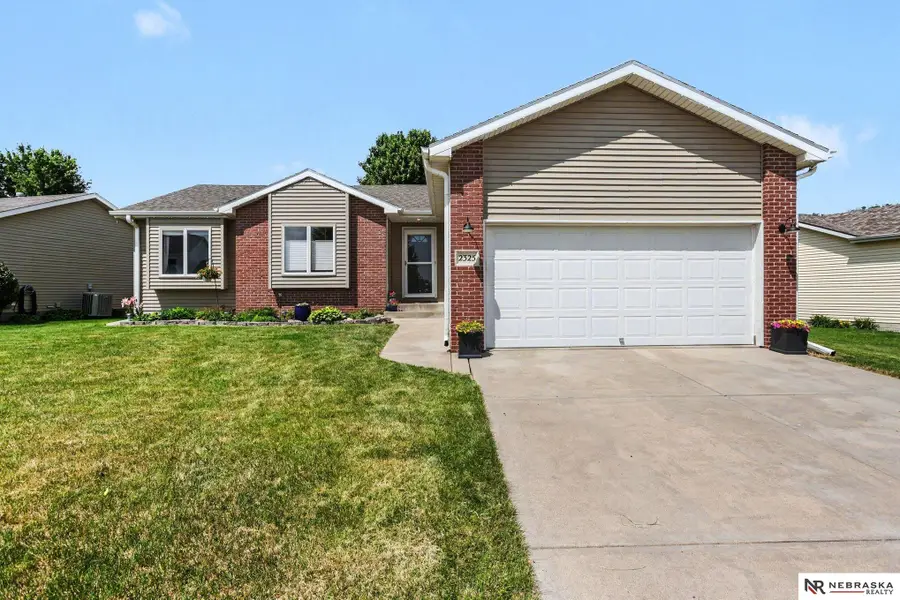 2325 NW 43rd Street, Lincoln, NE 68524 - #2