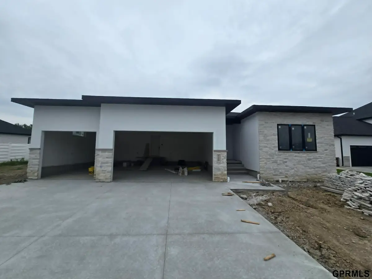 9160 Hillcrest Trail, Lincoln, NE 68510 - #1