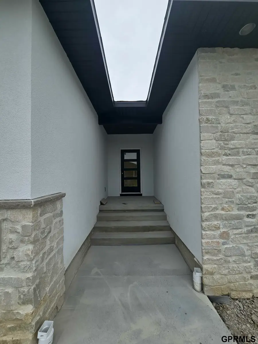 9160 Hillcrest Trail, Lincoln, NE 68510 - #2