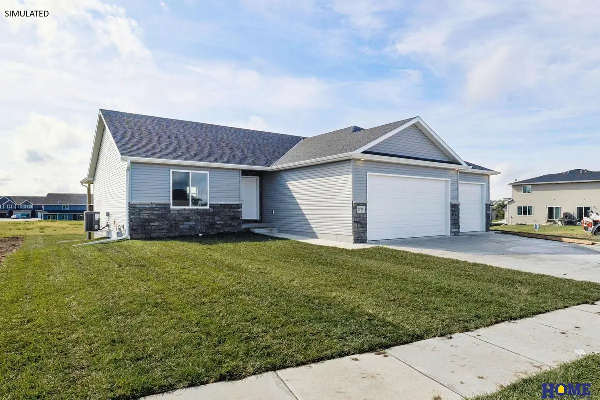 1825 E 9th Street, Hickman, NE 68372 - #1