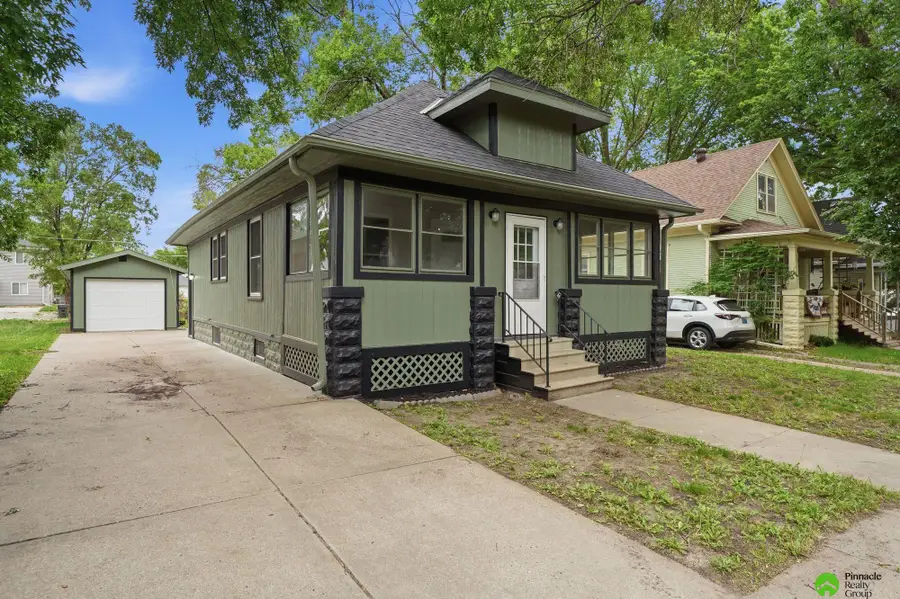 2284 Sheldon Street, Lincoln, NE 68503 - #2