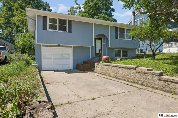 4835 Hillside Street, Lincoln, NE 68506