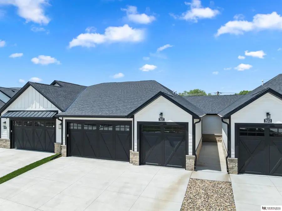 9127 Hillcrest Trail, Lincoln, NE 68520 - #3